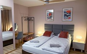 Pink Studio With Balcony - Self Check-In